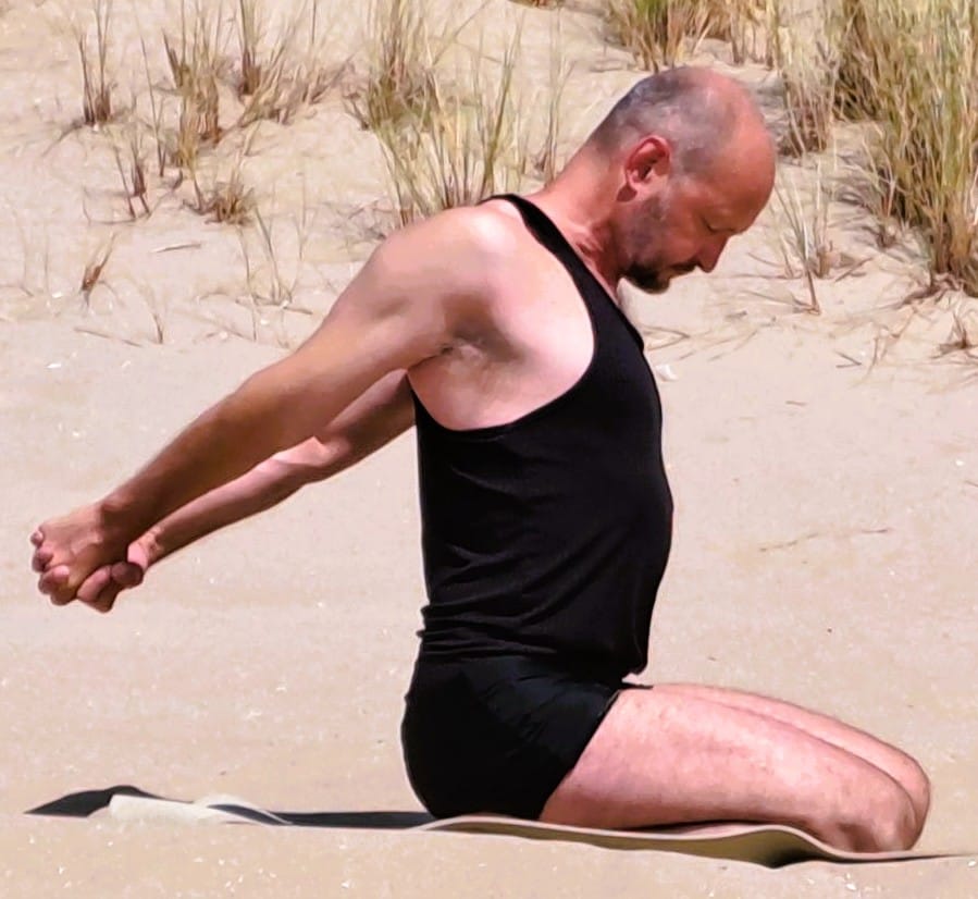 essential yoga in Schiedam
